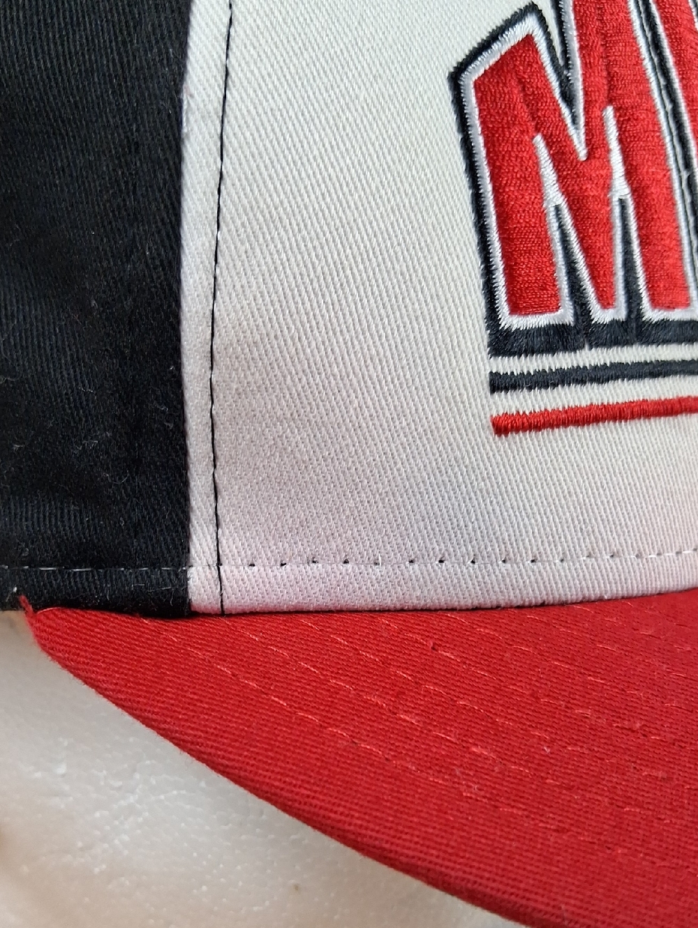 Miami Heat New Era HWC Stitch Spell Out Logo Basketball Black & Red Snapback Hat - Picture 8 of 11